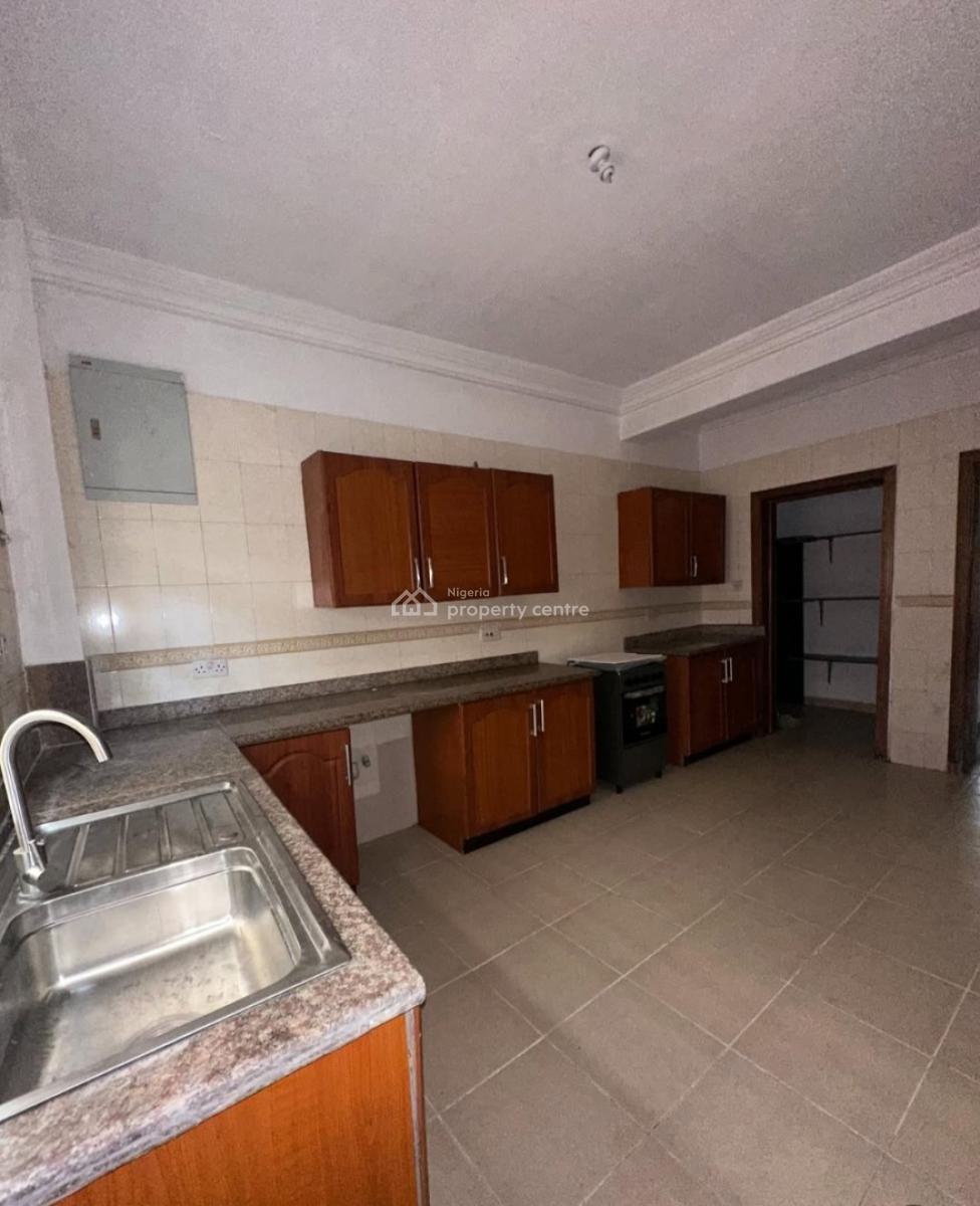 Self-serviced and Come with Your Own Generator 3 Bedroom En-suite Flat, Lekki Phase 1, Lekki, Lagos, Flat / Apartment for Rent