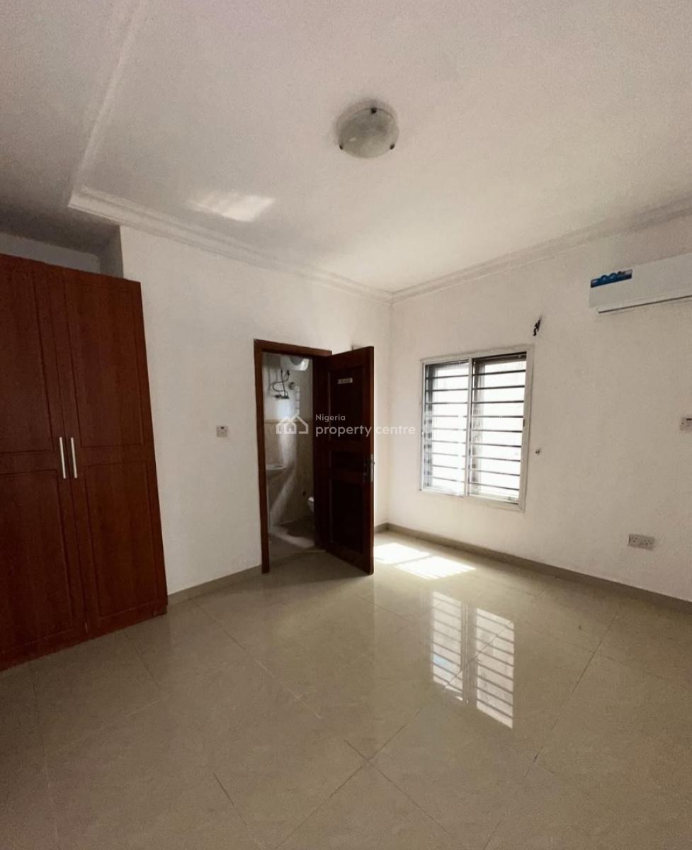 Self-serviced and Come with Your Own Generator 3 Bedroom En-suite Flat, Lekki Phase 1, Lekki, Lagos, Flat / Apartment for Rent