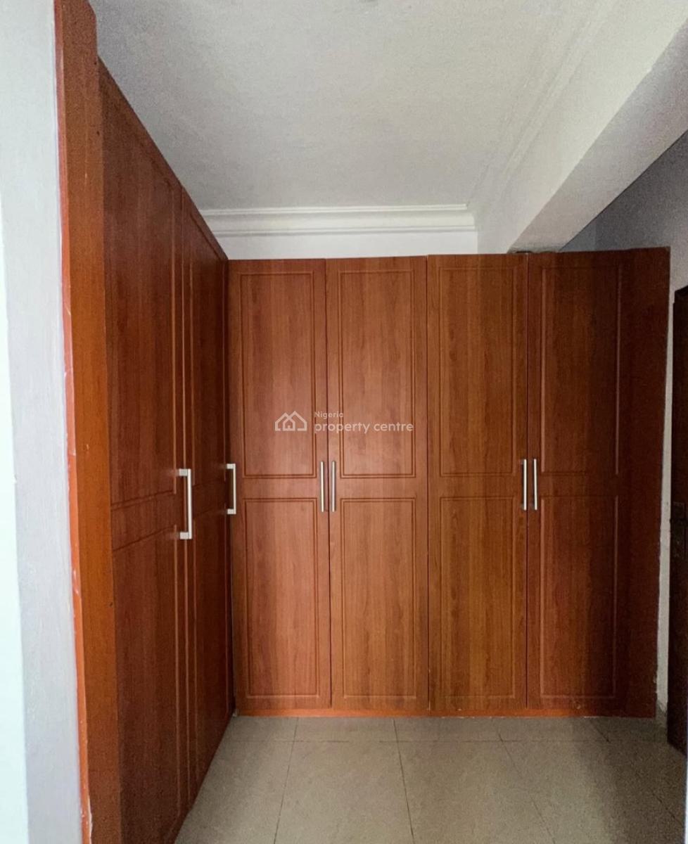 Self-serviced and Come with Your Own Generator 3 Bedroom En-suite Flat, Lekki Phase 1, Lekki, Lagos, Flat / Apartment for Rent