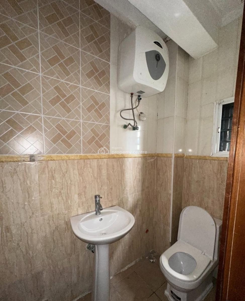 Self-serviced and Come with Your Own Generator 3 Bedroom En-suite Flat, Lekki Phase 1, Lekki, Lagos, Flat / Apartment for Rent