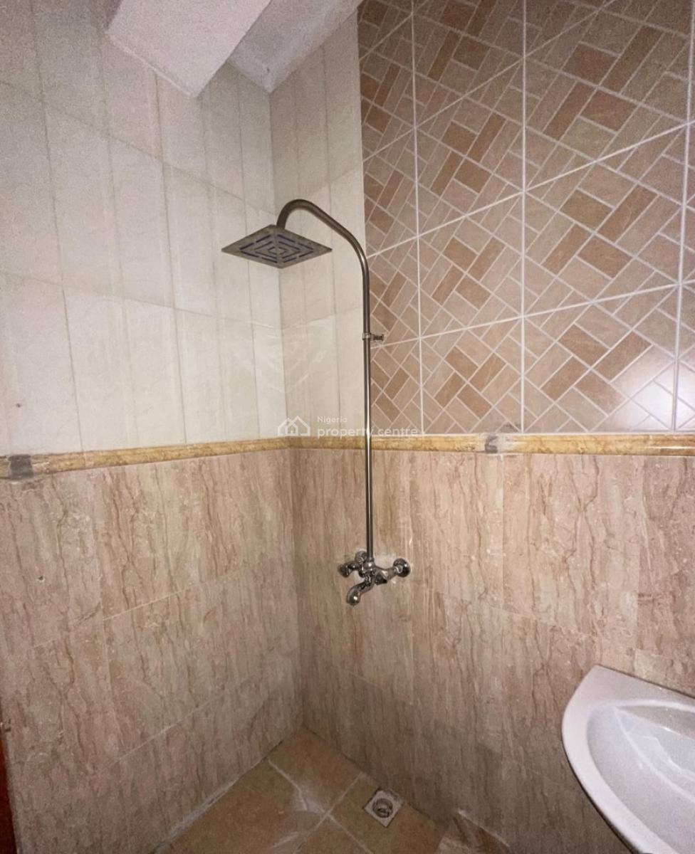 Self-serviced and Come with Your Own Generator 3 Bedroom En-suite Flat, Lekki Phase 1, Lekki, Lagos, Flat / Apartment for Rent