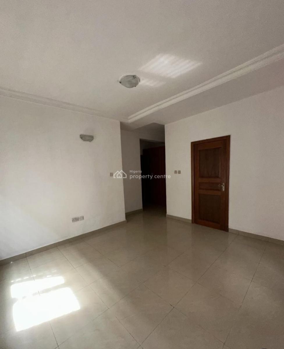 Self-serviced and Come with Your Own Generator 3 Bedroom En-suite Flat, Lekki Phase 1, Lekki, Lagos, Flat / Apartment for Rent