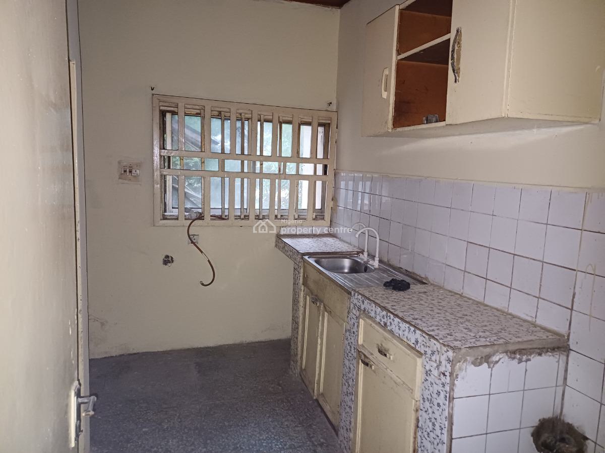 3 Bedroom Flat on The First Floor, Maitama District, Abuja, Flat / Apartment for Rent