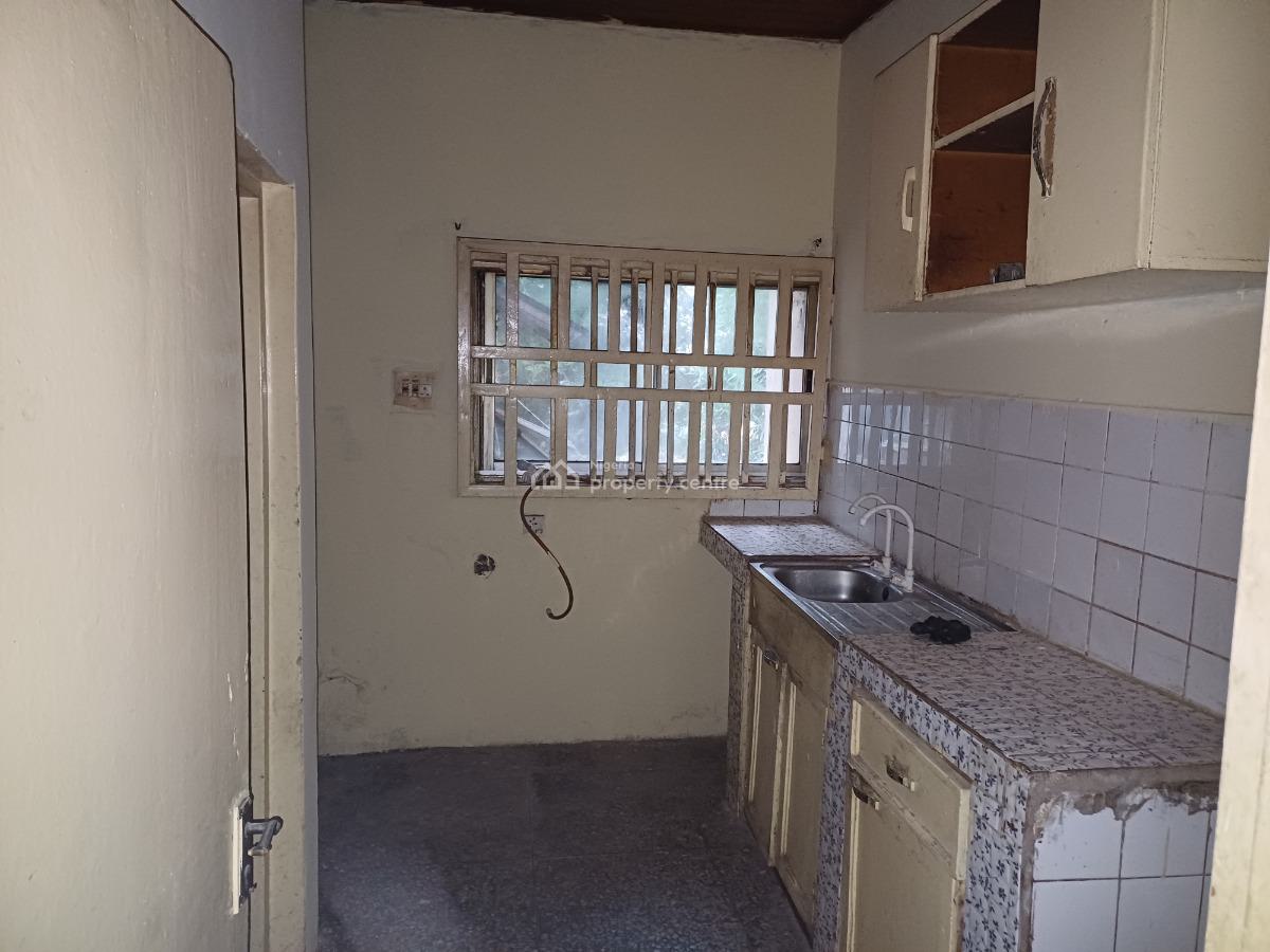 3 Bedroom Flat on The First Floor, Maitama District, Abuja, Flat / Apartment for Rent