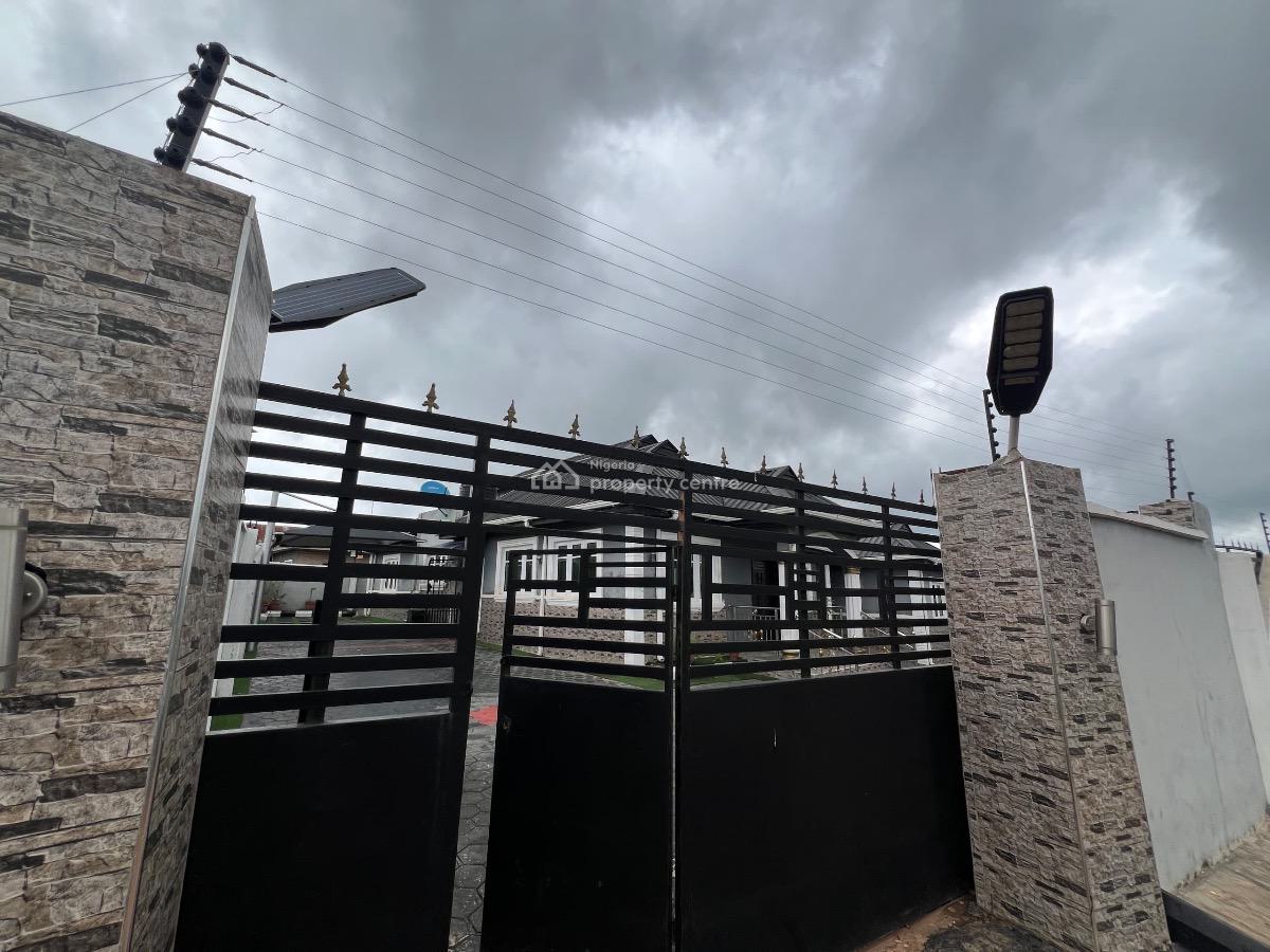 Premium 3 Bedroom Plus Bq and 2 Unit of Room Self Con, Ibadan, Oyo, Detached Bungalow for Sale