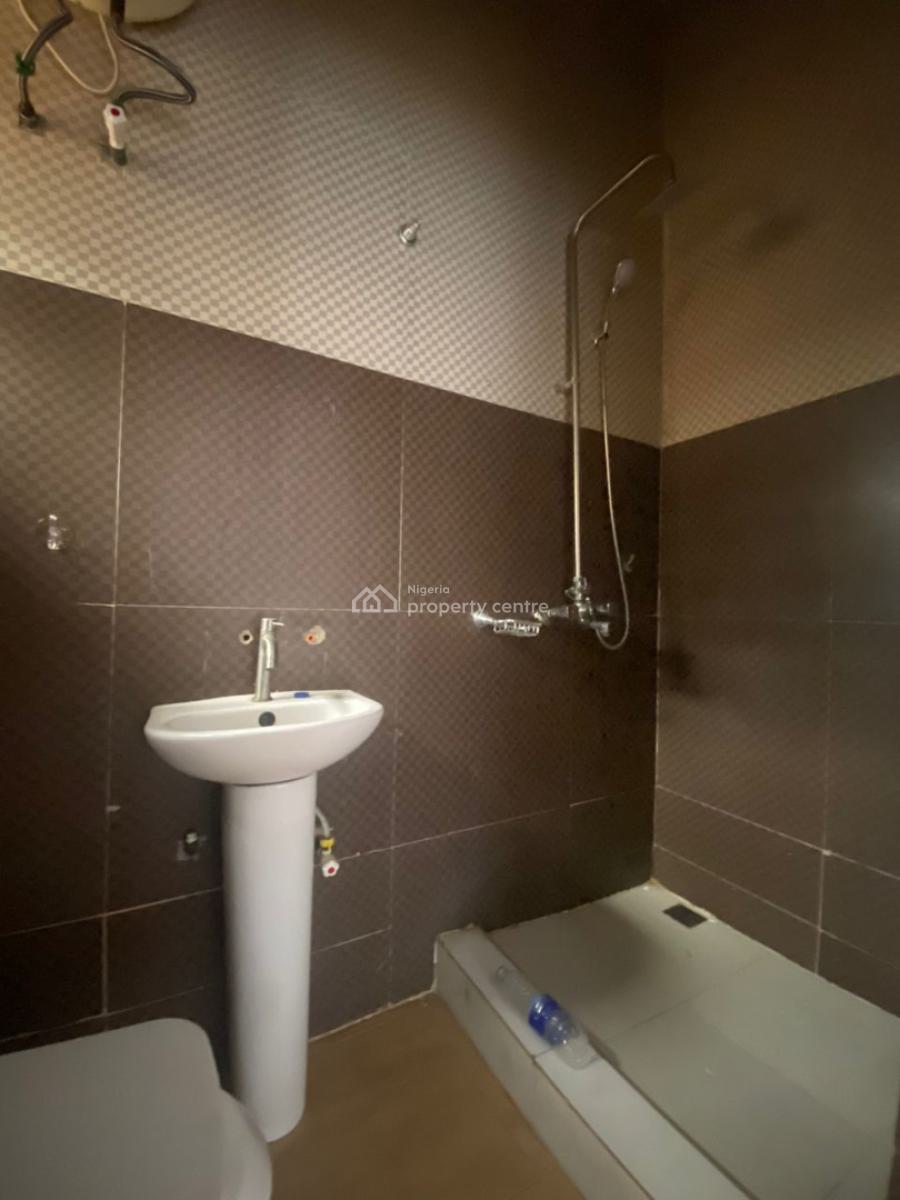 Spacious Single Room Shared Apartment, Ikate Lekki, Lekki, Lagos, House for Rent