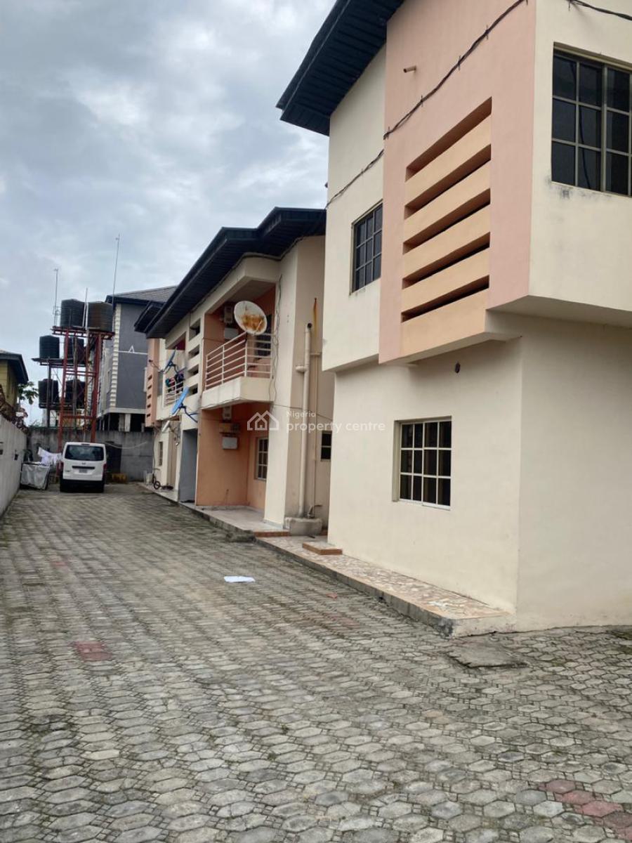 Spacious 3 Bedroom Apartment, Near Blenco, Sangotedo, Ajah, Lagos, Flat / Apartment for Rent