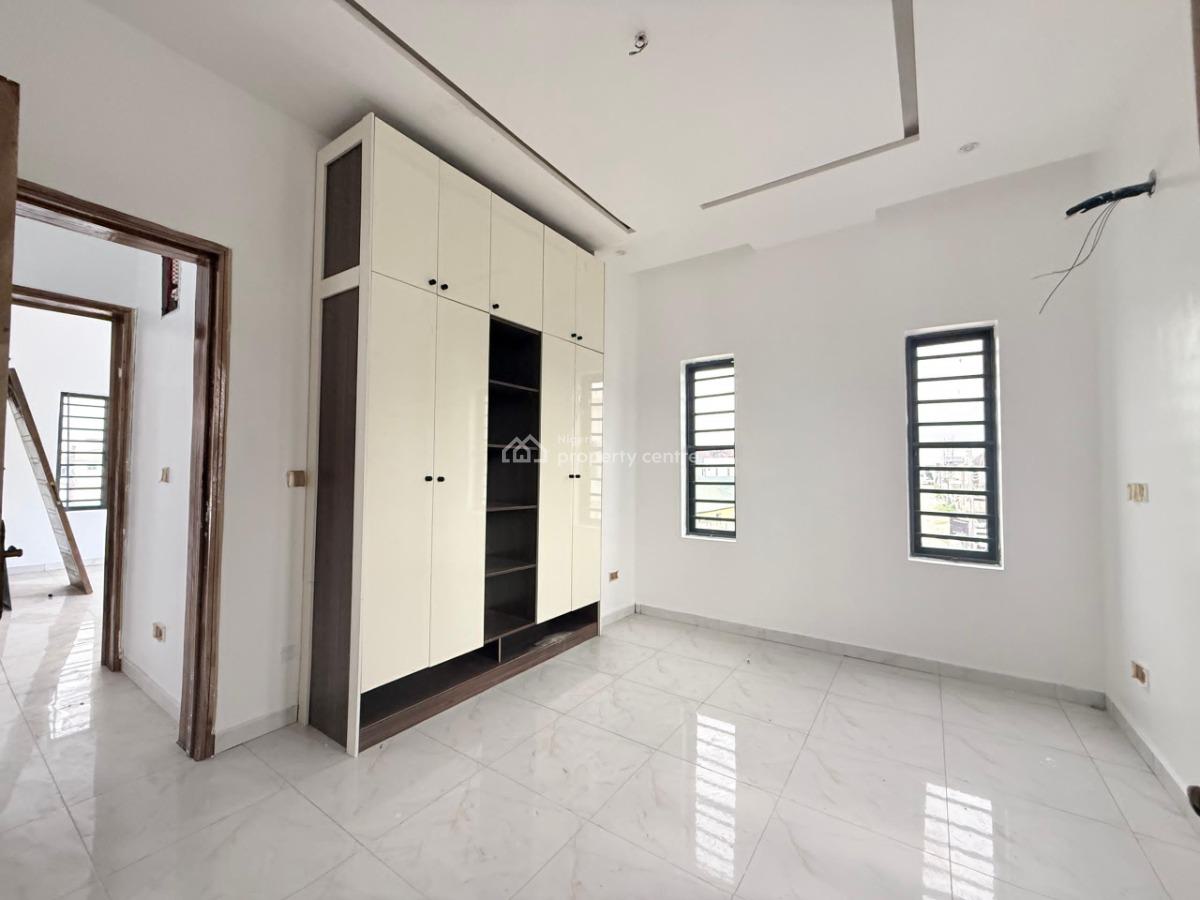 Well Finished 2 Bedroom Apartment in Agungi, Agungi, Lekki, Lagos, Block of Flats for Sale