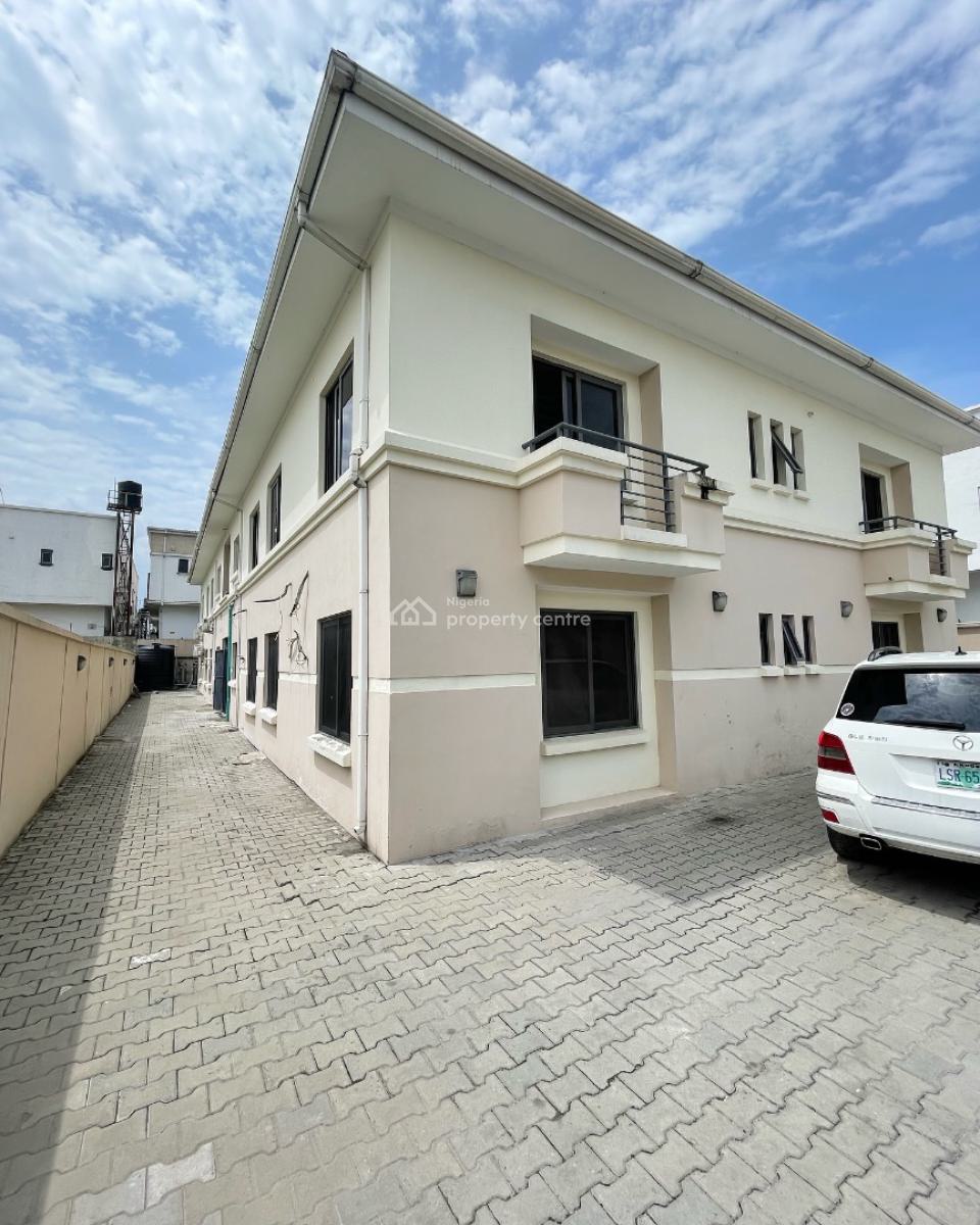 Self Serviced 3bedrooms Apartment Available, Osapa London, Lekki, Lagos, Flat / Apartment for Rent