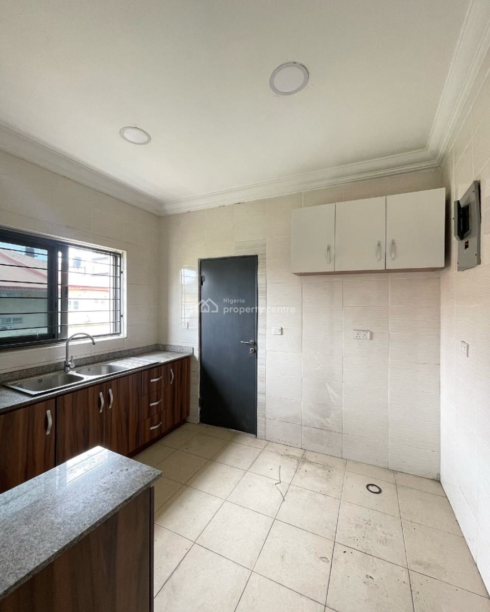 Self Serviced 3bedrooms Apartment Available, Osapa London, Lekki, Lagos, Flat / Apartment for Rent