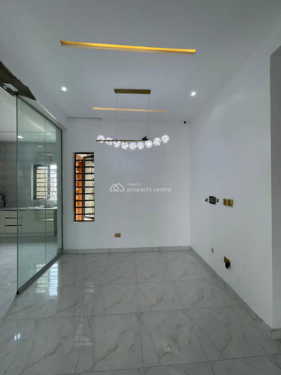 Luxury 2bed Apartment, Agungi, Lekki, Lagos, Block of Flats for Sale