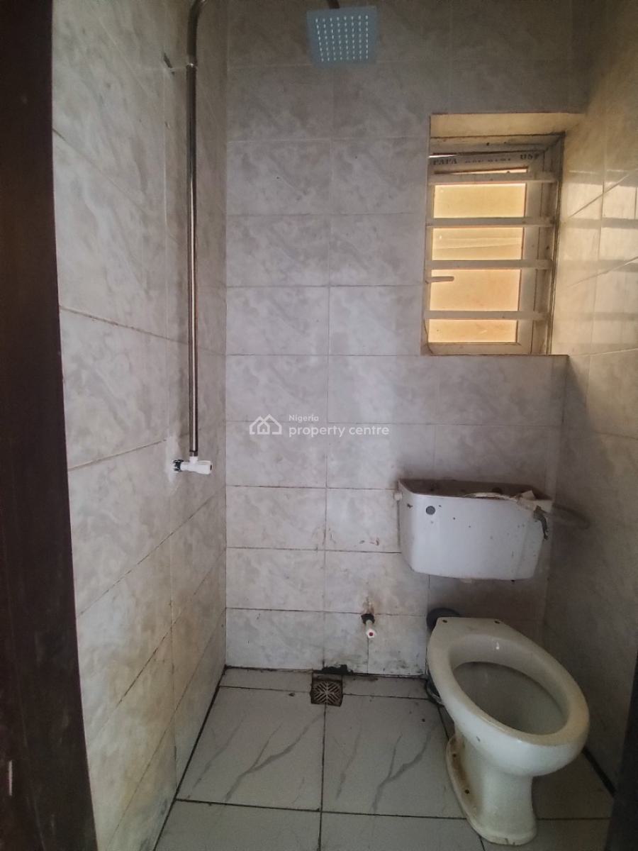 1 Room Bq, Creek Court Estate, Lekki, Lagos, Self Contain (single Rooms) for Rent