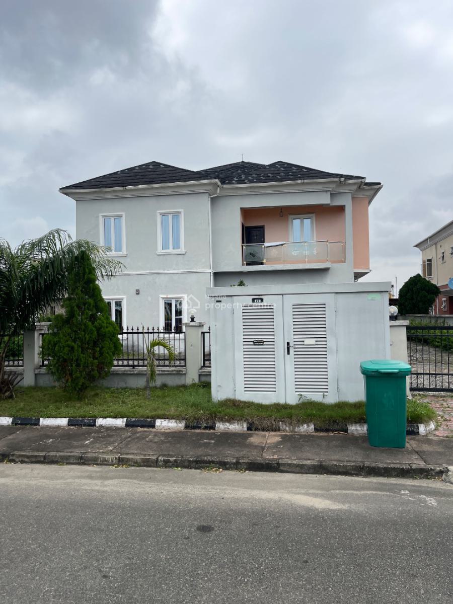 Distress: 5 Bedroom Detached House with Pool, Royal Gardens, Ajah, Lagos, Detached Duplex for Sale