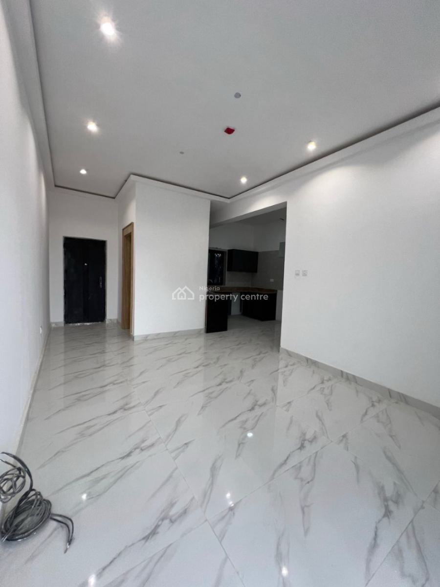 Well Built 2 Bedroom Apartment, Lekki Phase 1, Lekki, Lagos, Flat / Apartment for Sale