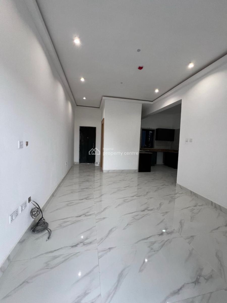 Well Built 2 Bedroom Apartment, Lekki Phase 1, Lekki, Lagos, Flat / Apartment for Sale