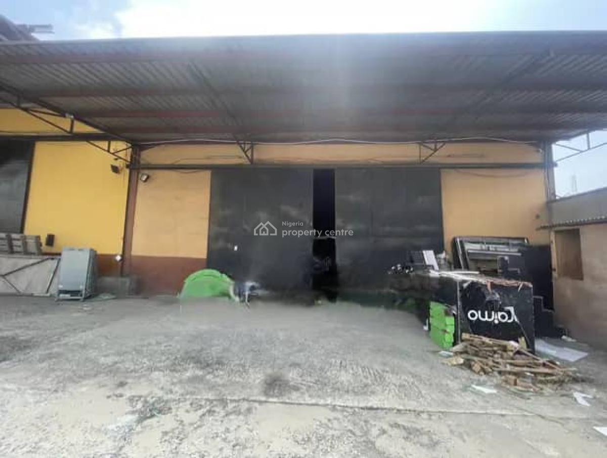 Warehouse Measuring 902sqm  at Gbagada Lagos 3 Occupants in Same Compound, Gbagada, Lagos, Warehouse for Rent