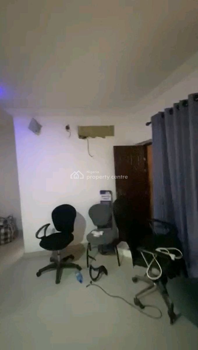 Decent 2 Bedroom Upflat All Room En-suite with Guest Toilet, Close to R Jolad, Gbagada, Lagos, Flat / Apartment for Rent