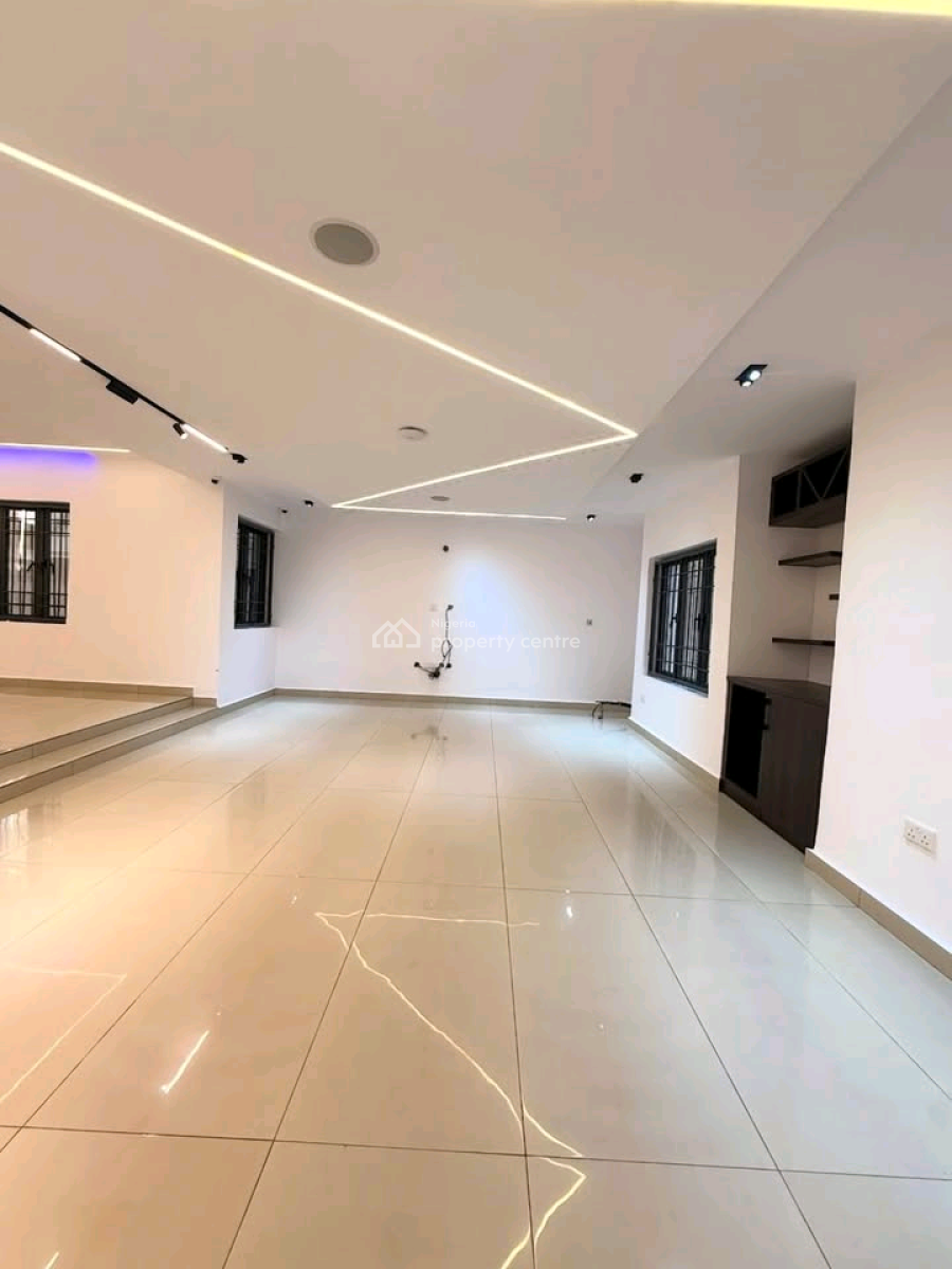 Fully Gated Luxury 5 Bedrooms Semi Detached Duplex High End Finished Wit, Guzape District, Abuja, House for Sale