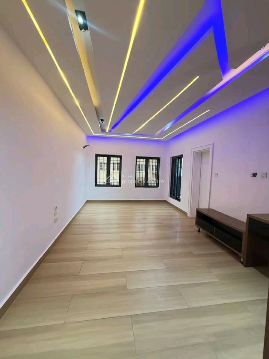 Fully Gated Luxury 5 Bedrooms Semi Detached Duplex High End Finished Wit, Guzape District, Abuja, House for Sale