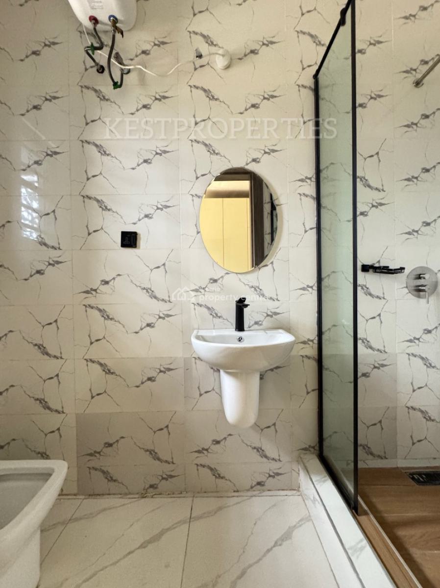 2 Bedroom Apartment with Concierge, Pool, Elevator, Lekki Phase 1, Lekki, Lagos, Flat / Apartment for Sale