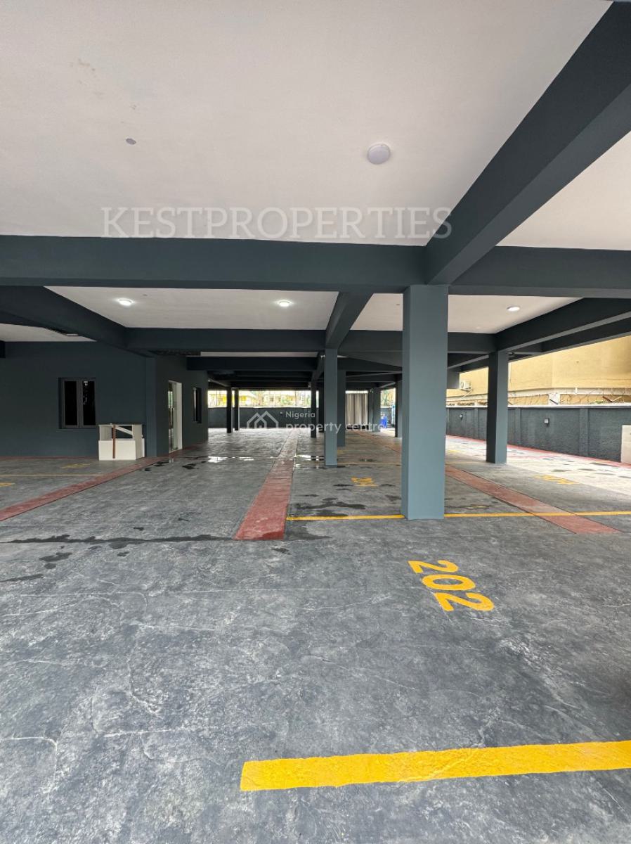 2 Bedroom Apartment with Concierge, Pool, Elevator, Lekki Phase 1, Lekki, Lagos, Flat / Apartment for Sale
