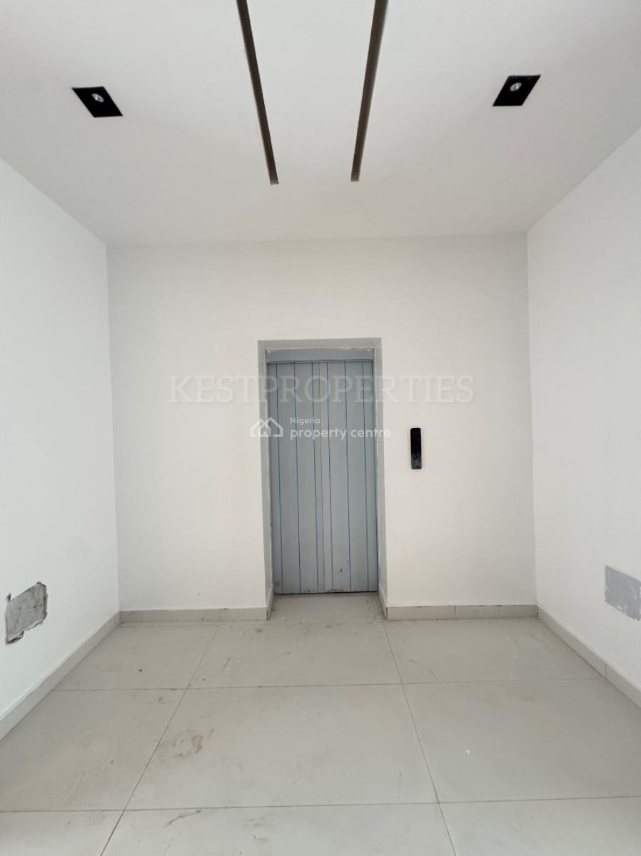 2 Bedroom Apartment with Concierge, Elevator, Pool, Lekki Phase 1, Lekki, Lagos, Flat / Apartment for Sale