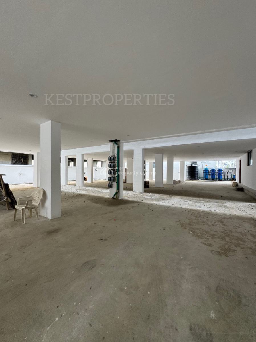 2 Bedroom Apartment with Concierge, Elevator, Pool, Lekki Phase 1, Lekki, Lagos, Flat / Apartment for Sale