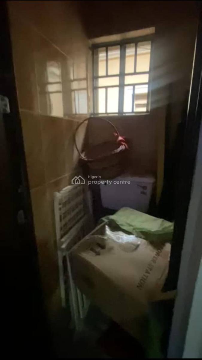 Lovely 2 Bedroom Flat, Close to R Jolad, Gbagada, Lagos, Flat / Apartment for Rent