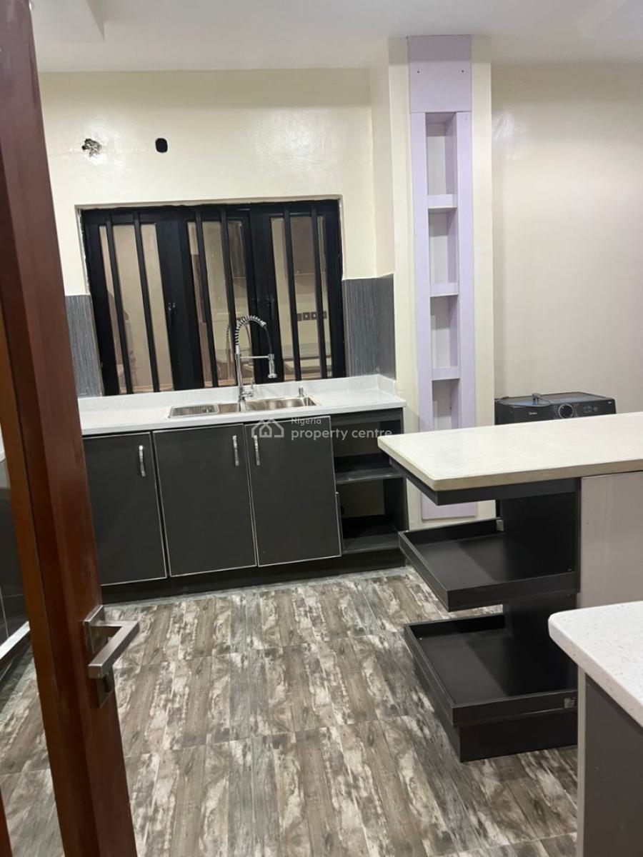 Fantastic 3 Bedroom Apartment with a Room Bq, Ikeja Gra, Ikeja, Lagos, Flat / Apartment for Sale