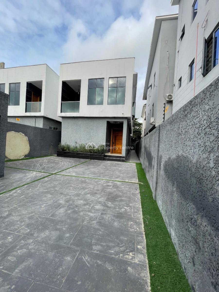 Exquisitely Built 5 Bedroom Fully Detached with Bq Move in Ready, Ologolo, Lekki, Lagos, Detached Duplex for Sale