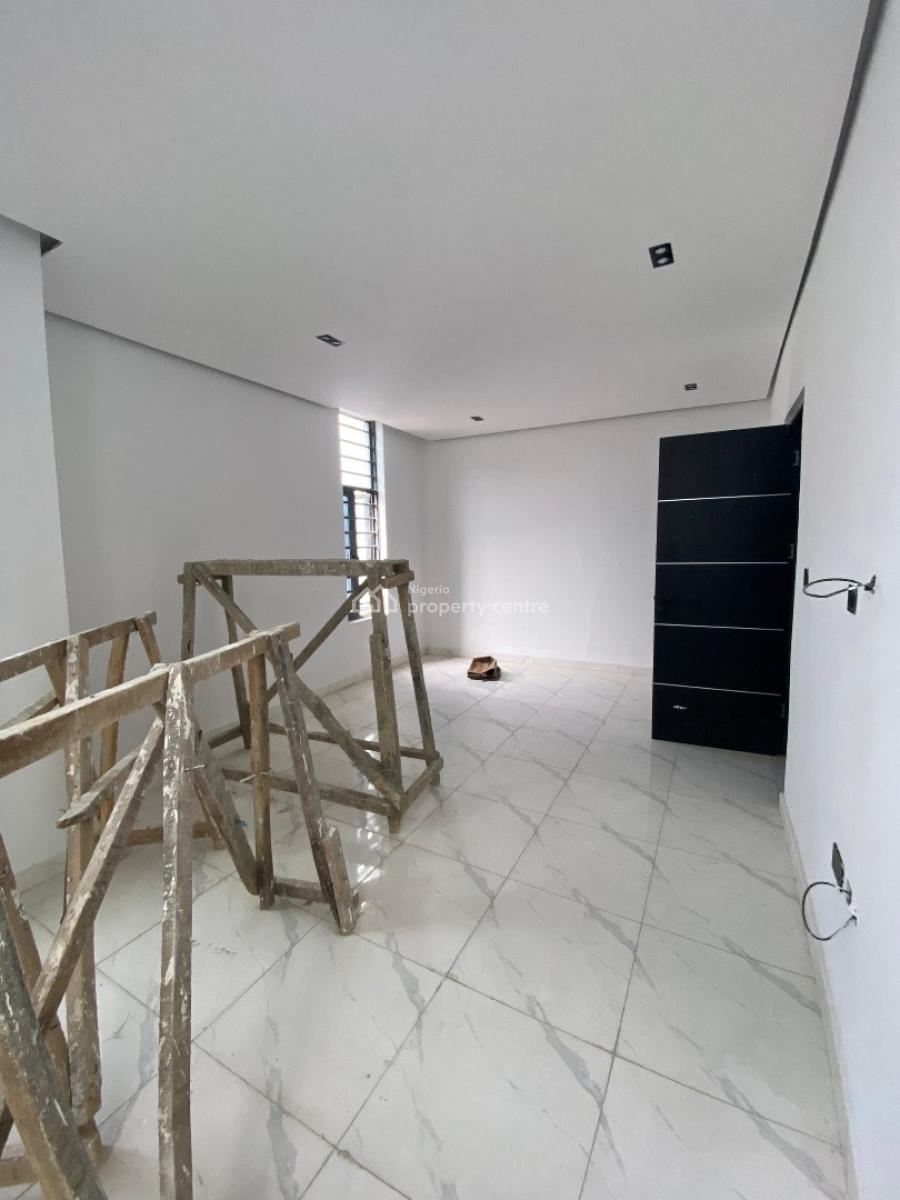 Exquisite 1 Bedroom Apartment in a Well Secured Environment., Ologolo, Lekki, Lagos, Flat / Apartment for Sale