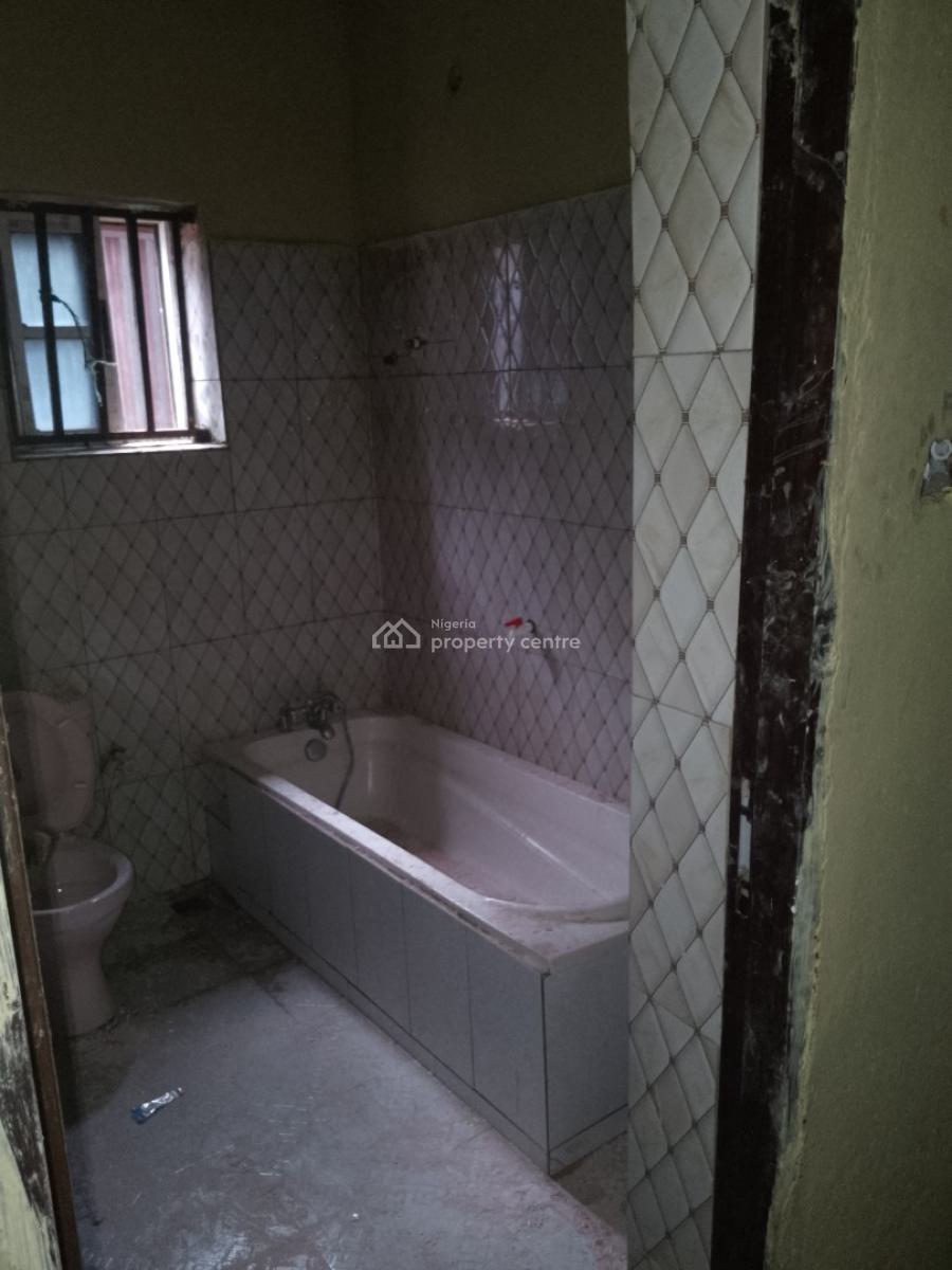Very Spacious 3 Bedroom Flat, Maria Okwunalobi Street, Ikpoto, Behind Afadia School, Asaba, Delta, Flat / Apartment for Rent