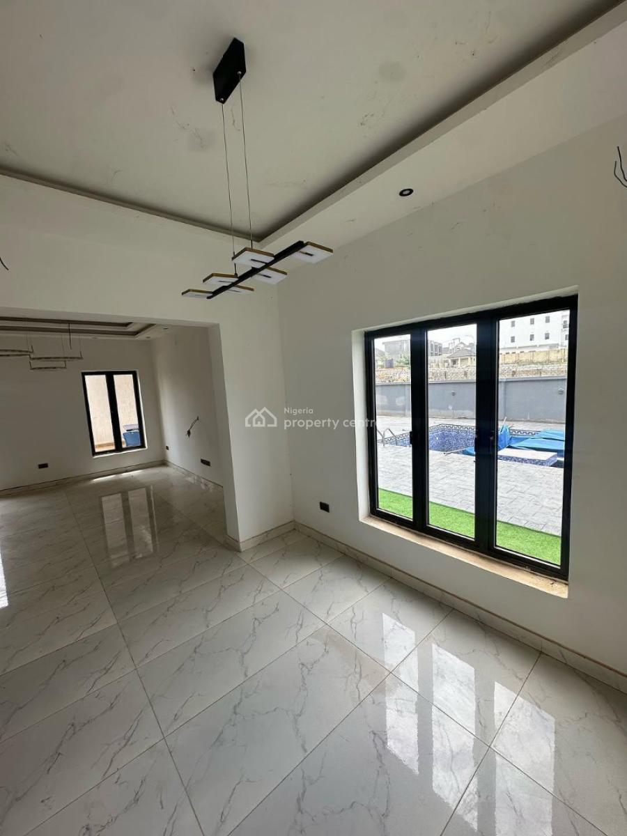 a Luxurious 5 Bedroom Semi-detached with a  Bq, Guzape District, Abuja, Semi-detached Duplex for Sale
