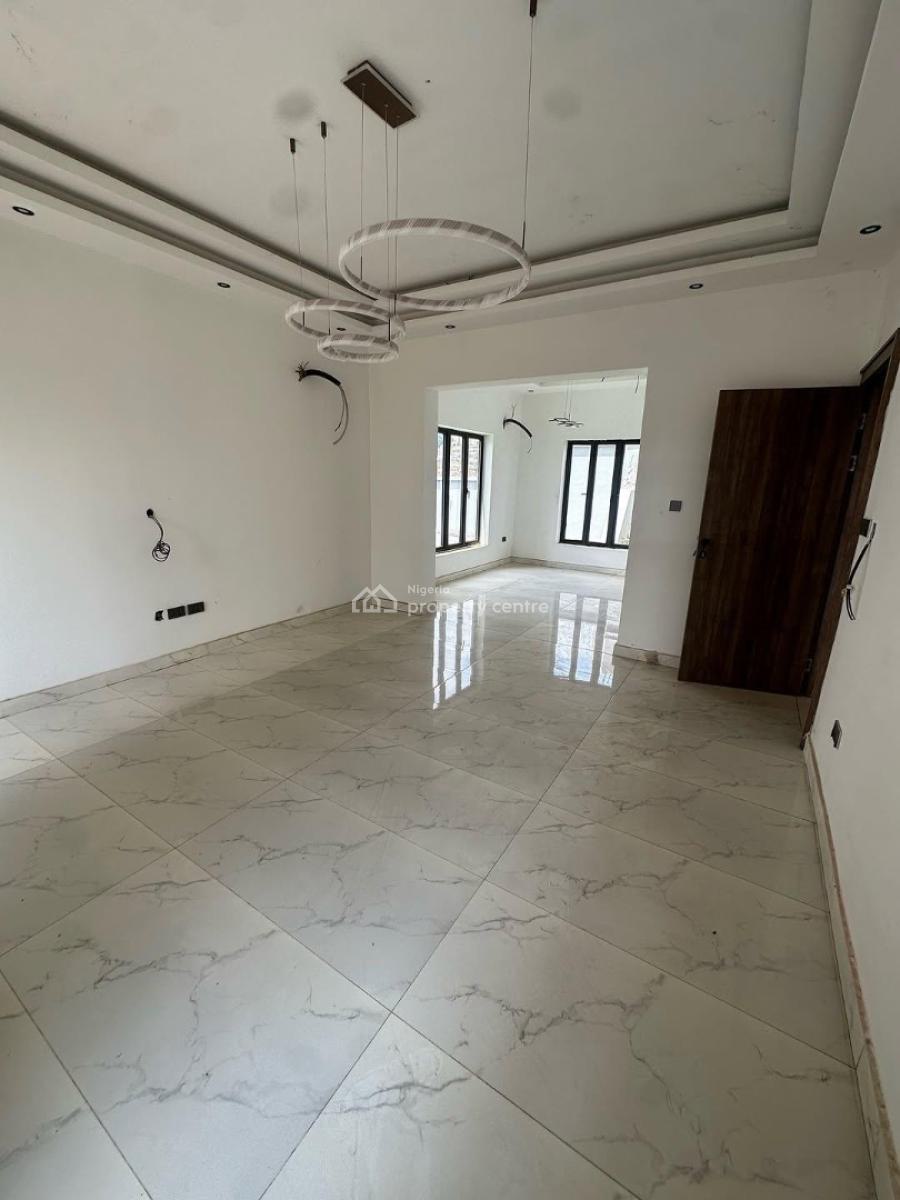 a Luxurious 5 Bedroom Semi-detached with a  Bq, Guzape District, Abuja, Semi-detached Duplex for Sale