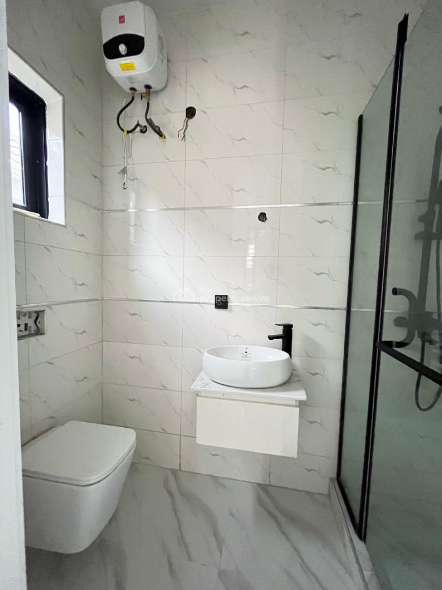 Tastefully Built  Five  Bedroom Detached with Bq, Pool, Gym & Cinema, Ologolo, Lekki, Lagos, Detached Duplex for Sale