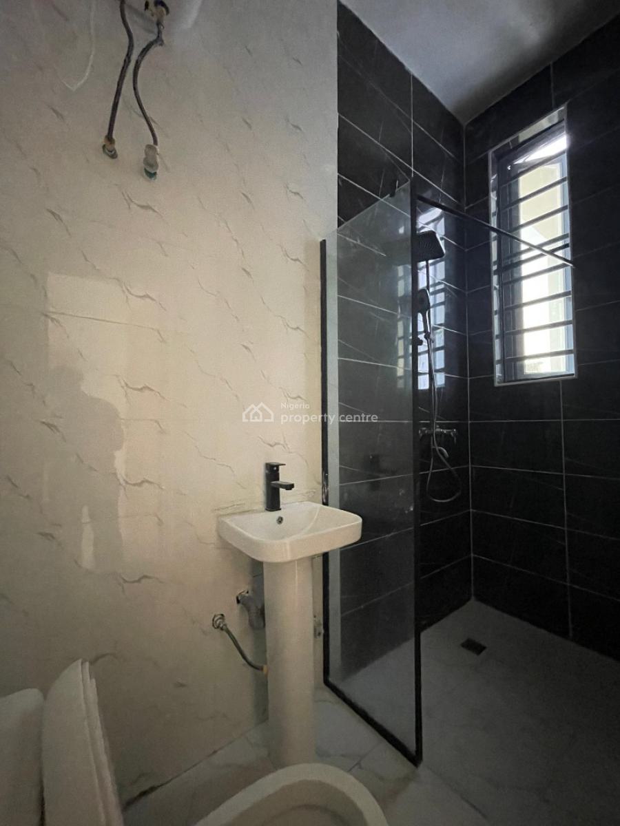 Exquisite 2 Bedroom Apartment with Pool and Gym in a Secured Environs, Ologolo, Lekki, Lagos, Flat / Apartment for Sale