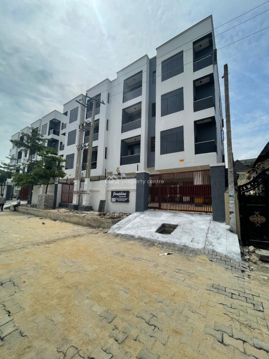 Exquisite 2 Bedroom Apartment with Pool and Gym in a Secured Environs, Ologolo, Lekki, Lagos, Flat / Apartment for Sale