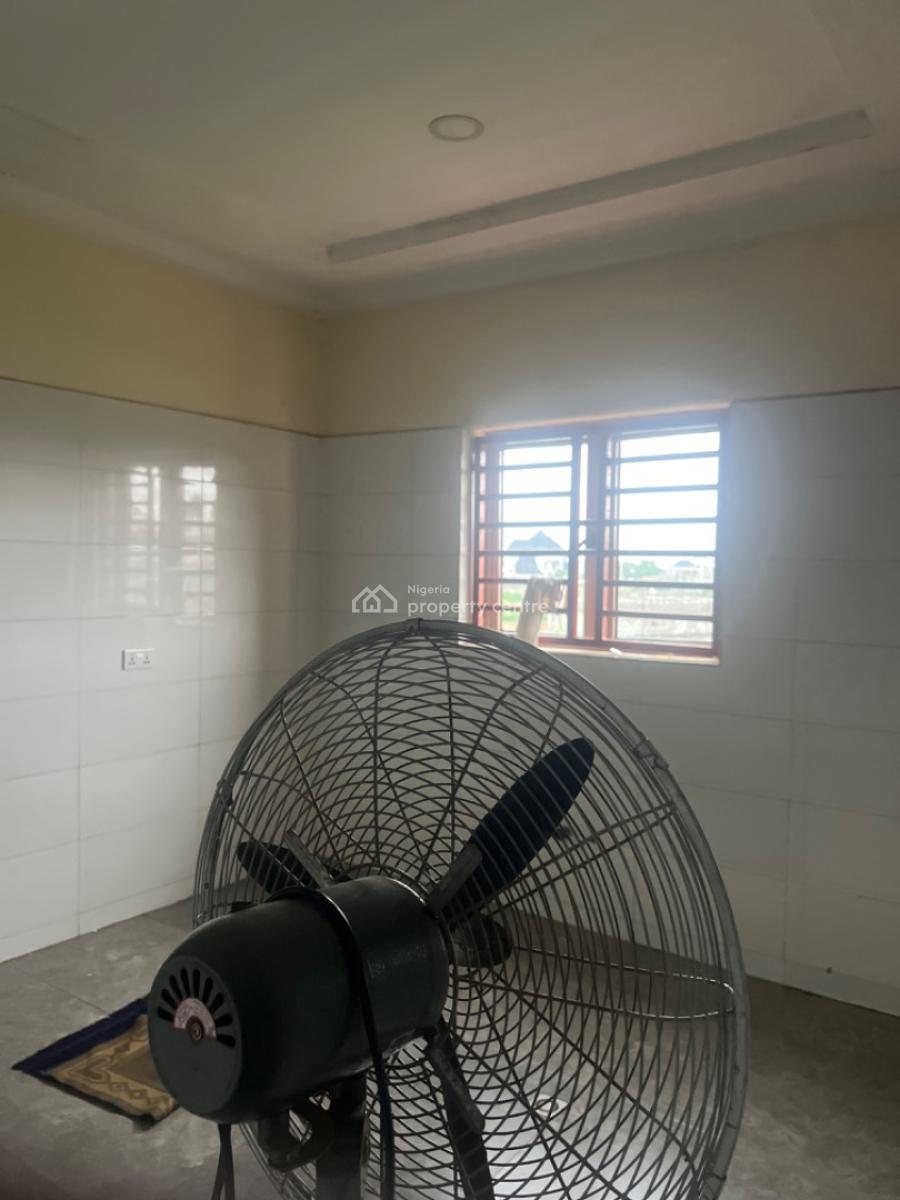 250sqm Shop Space + Balcony (restaurant Only), Shafa Filling Station, Airport Road, Lugbe District, Abuja, Restaurant / Bar for Rent