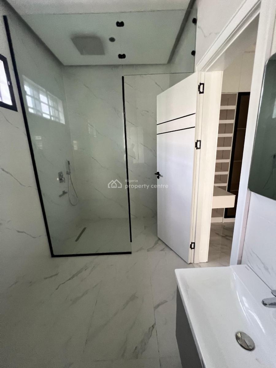 Elegant 4 Bedroom Penthouse with Bq, Private Elevator, Smoke Detector, Lekki Phase 1, Lekki, Lagos, Flat / Apartment for Sale
