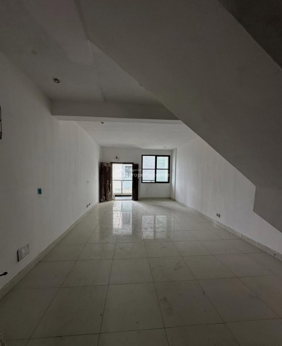 Serviced with 24/7 Power Supply with Bedroom Maisonette with Fitted Kitchen, Lekki Phase 1, Lekki, Lagos, Flat / Apartment for Rent