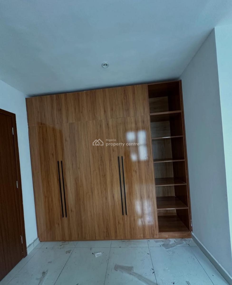 Serviced with 24/7 Power Supply with Bedroom Maisonette with Fitted Kitchen, Lekki Phase 1, Lekki, Lagos, Flat / Apartment for Rent