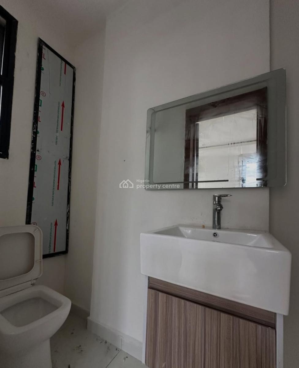 Serviced with 24/7 Power Supply with Bedroom Maisonette with Fitted Kitchen, Lekki Phase 1, Lekki, Lagos, Flat / Apartment for Rent