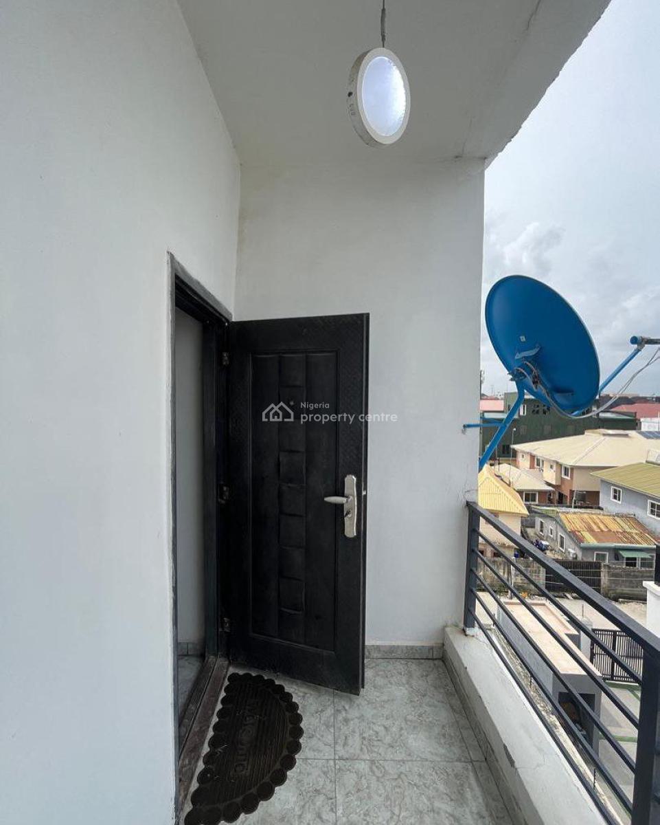 2 Bedroom Penthouse Apartment -- Governors Consent, Off Lekki Conservation Centre Road, Lekki, Lagos, Flat / Apartment for Sale