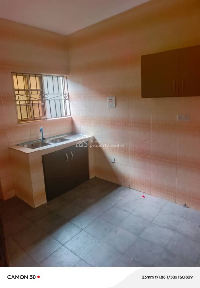 3 Bedroom Apartment, Via Akilo, Oba Akran, Ikeja, Lagos, Flat / Apartment for Rent
