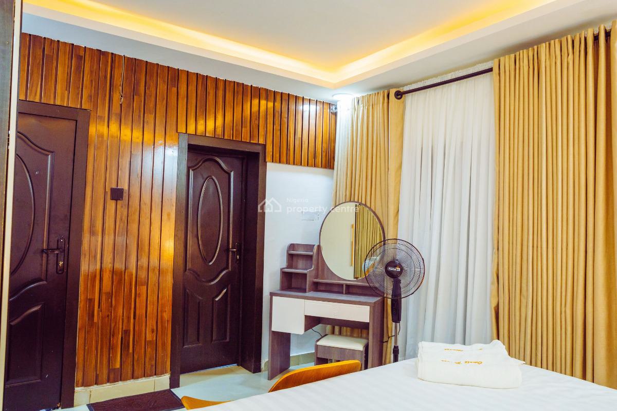 Luxury 1 Bedroom Apartment with Pool, Opposite Radisson Blu Hotel, Ikeja Gra, Ikeja, Lagos, Mini Flat (room and Parlour) Short Let