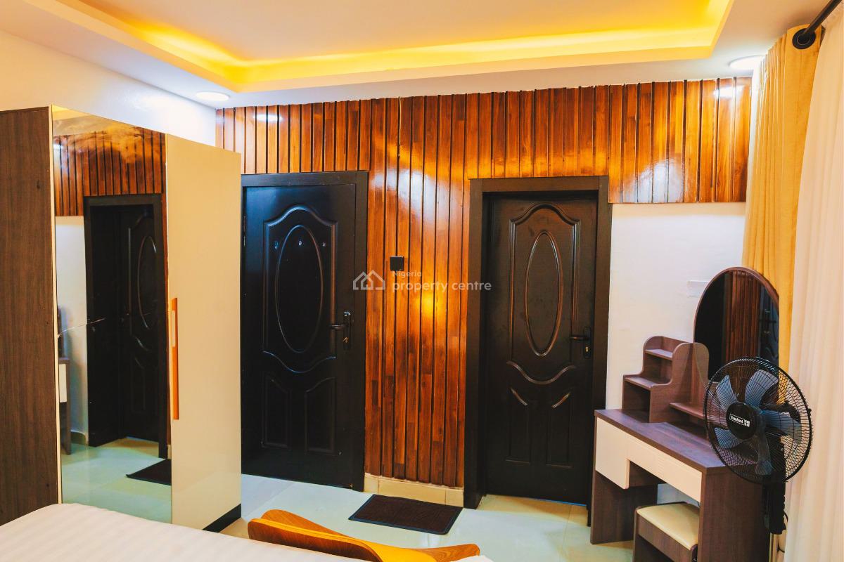 Luxury 1 Bedroom Apartment with Pool, Opposite Radisson Blu Hotel, Ikeja Gra, Ikeja, Lagos, Mini Flat (room and Parlour) Short Let
