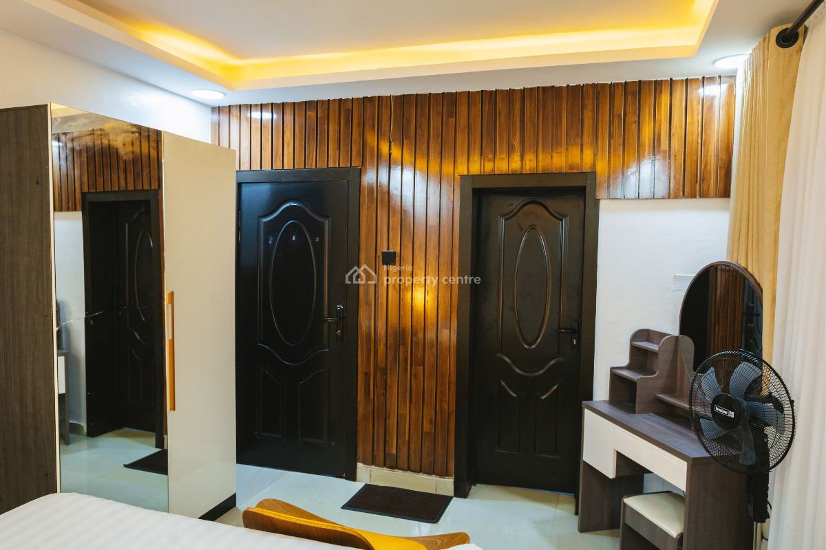 Luxury 1 Bedroom Apartment with Pool, Opposite Radisson Blu Hotel, Ikeja Gra, Ikeja, Lagos, Mini Flat (room and Parlour) Short Let