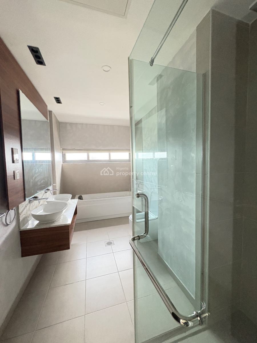 Spacious  4 Bedroom Apartment, Off Adeola Odeku, Victoria Island (vi), Lagos, Flat / Apartment for Sale