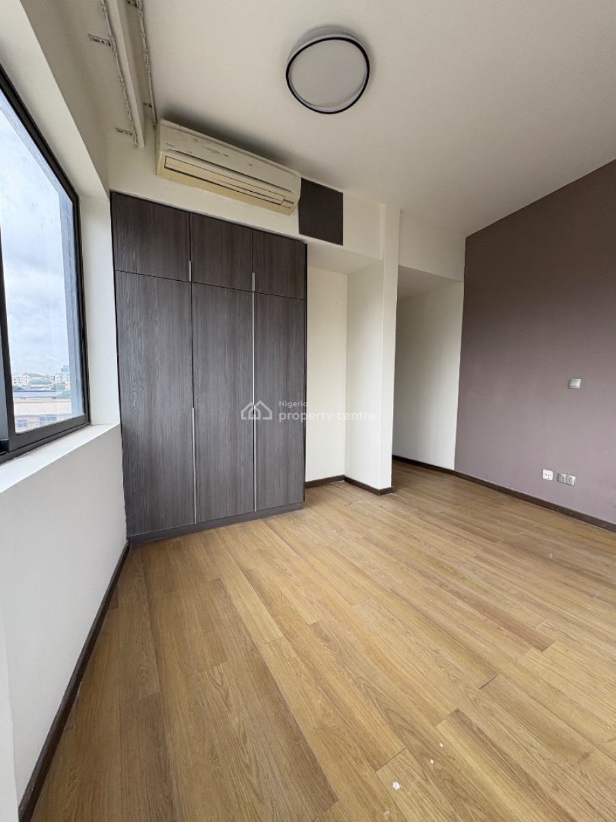 Spacious  4 Bedroom Apartment, Off Adeola Odeku, Victoria Island (vi), Lagos, Flat / Apartment for Sale