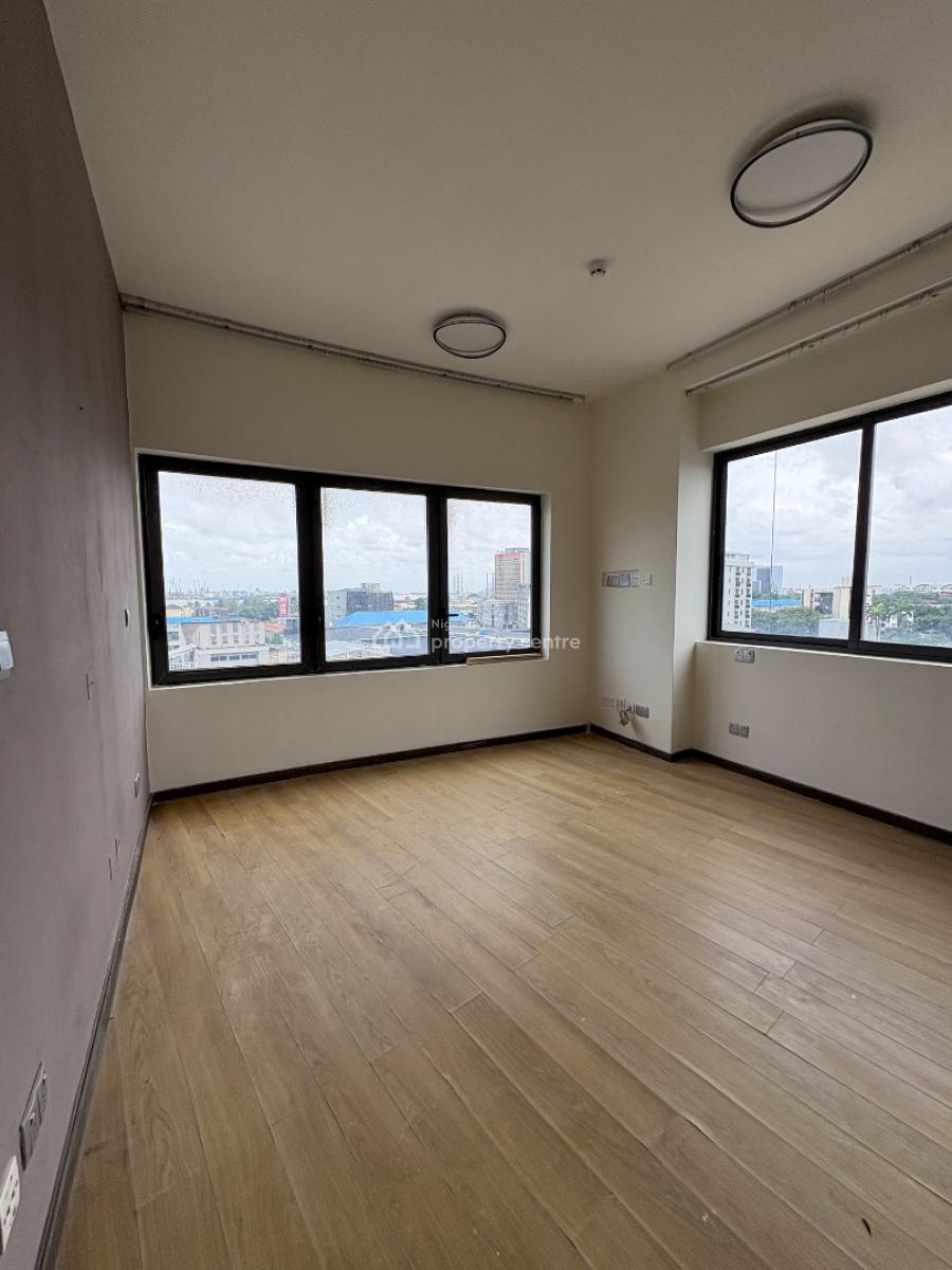 Spacious  4 Bedroom Apartment, Off Adeola Odeku, Victoria Island (vi), Lagos, Flat / Apartment for Sale